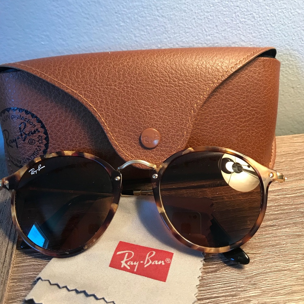 Like new Ray Ban Sunglasses